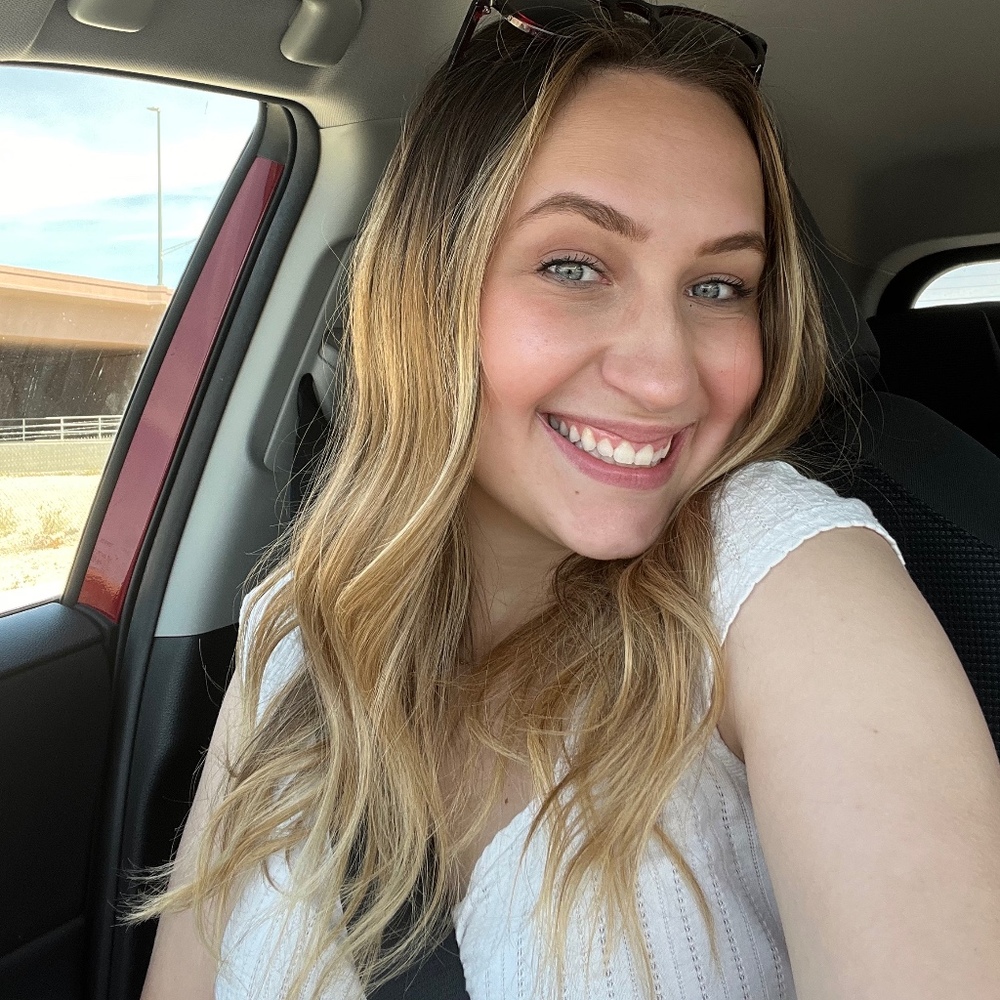 Meet your Posher, Carly